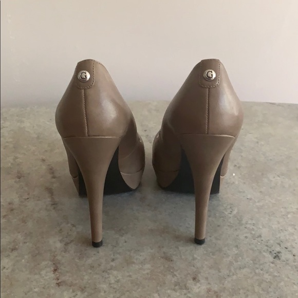 Guess platform heels size 7 - Picture 3 of 6